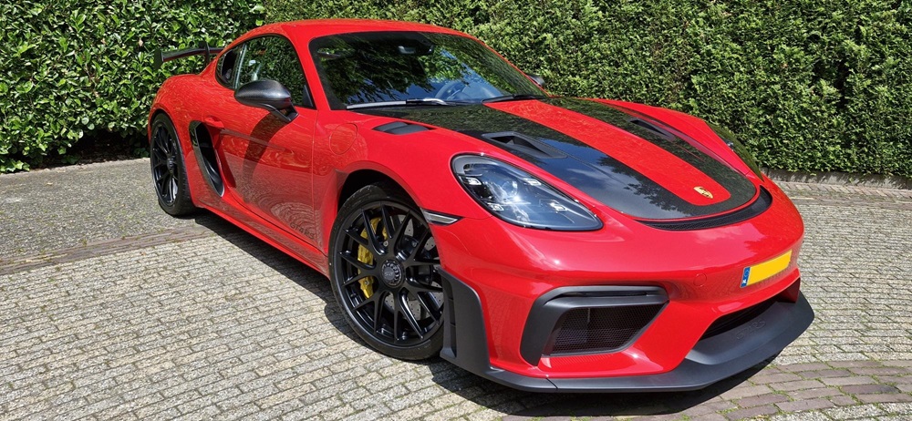 Porsche Cayman GT4 RS